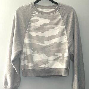 American Eagle Outfitters Gray and White Raglan Crop Sweatshirt